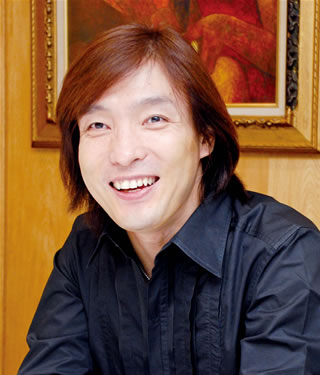 山形交響楽団音楽監督　飯森 範親 氏